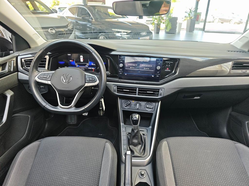 Volkswagen Polo 2023 г. Чёрный, пробег 26228 км