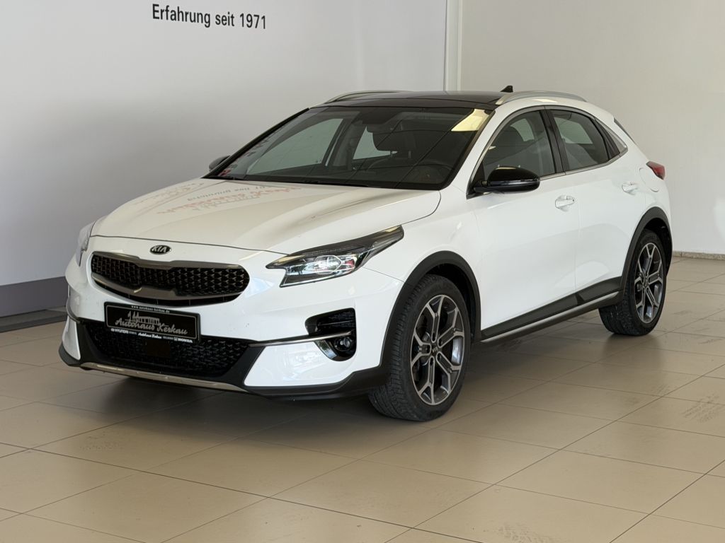 Kia XCeed 2021 г. Белый, пробег 53500 км