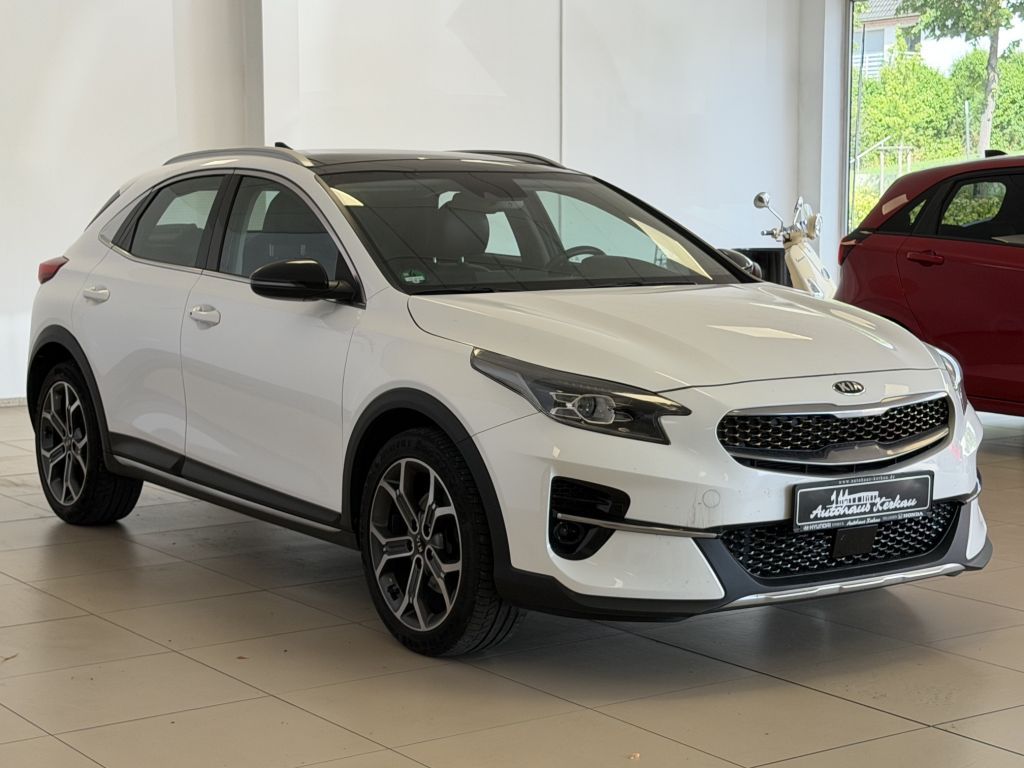 Kia XCeed 2021 г. Белый, пробег 53500 км