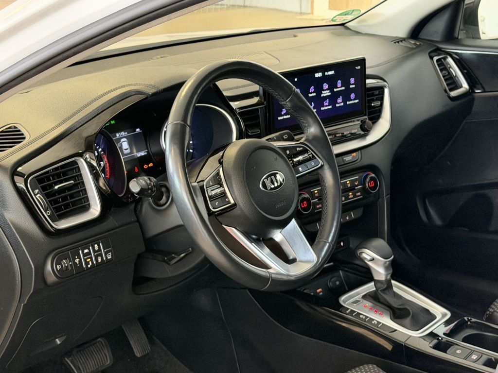 Kia XCeed 2021 г. Белый, пробег 53500 км