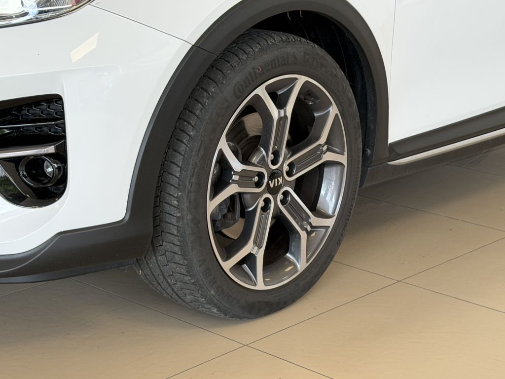 Kia XCeed 2021 г. Белый, пробег 53500 км