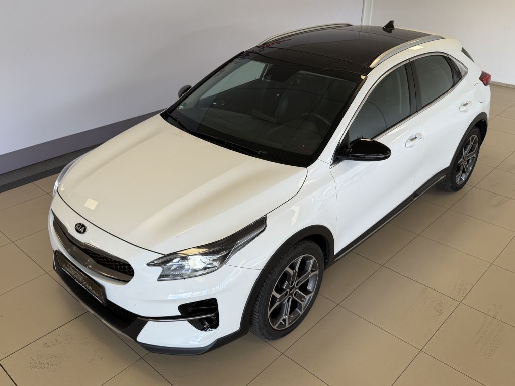 Kia XCeed 2021 г. Белый, пробег 53500 км