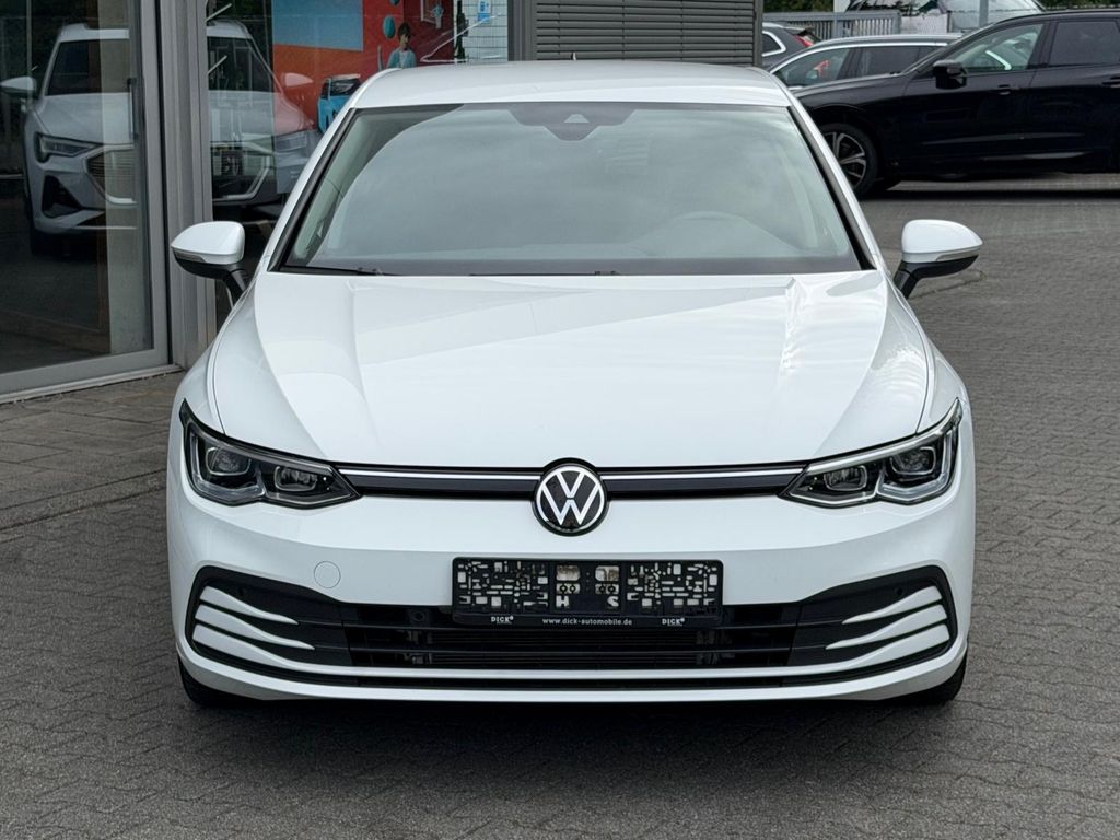 Volkswagen Golf 2023 г. Белый, пробег 49112 км