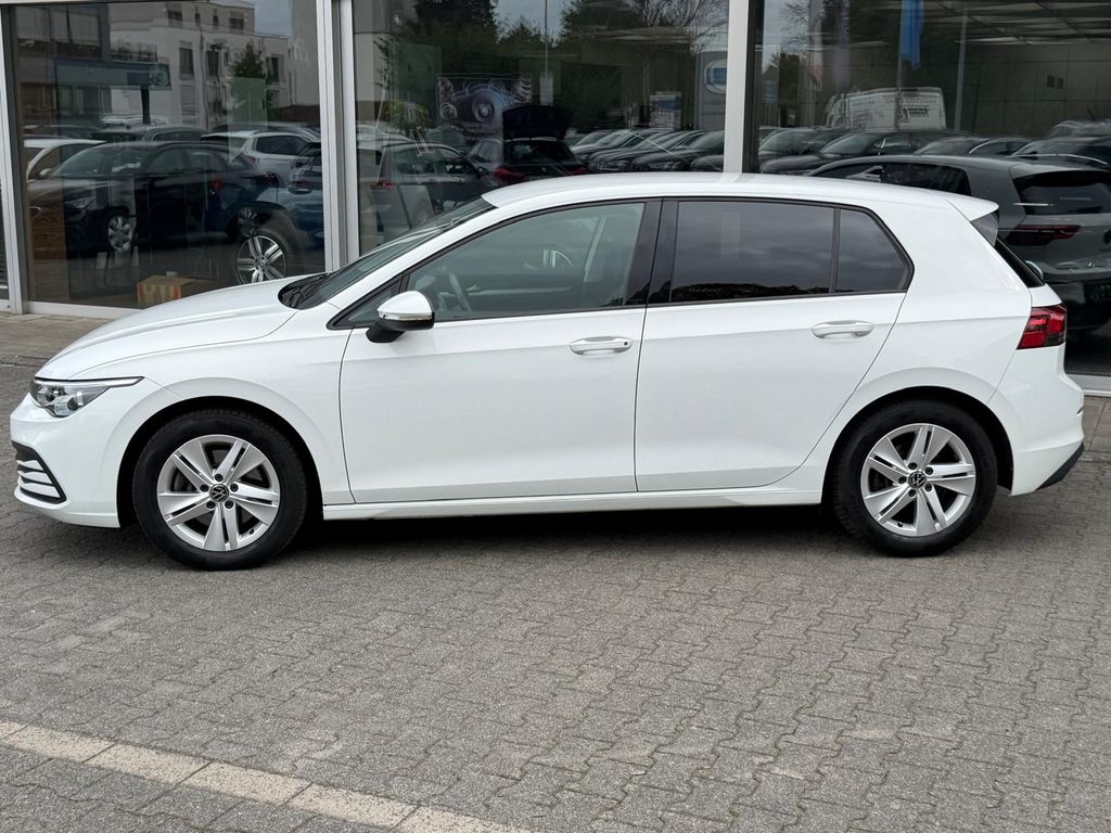 Volkswagen Golf 2023 г. Белый, пробег 49112 км