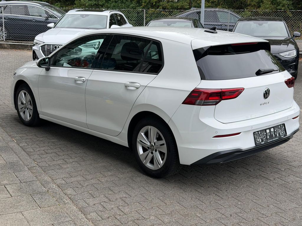 Volkswagen Golf 2023 г. Белый, пробег 49112 км