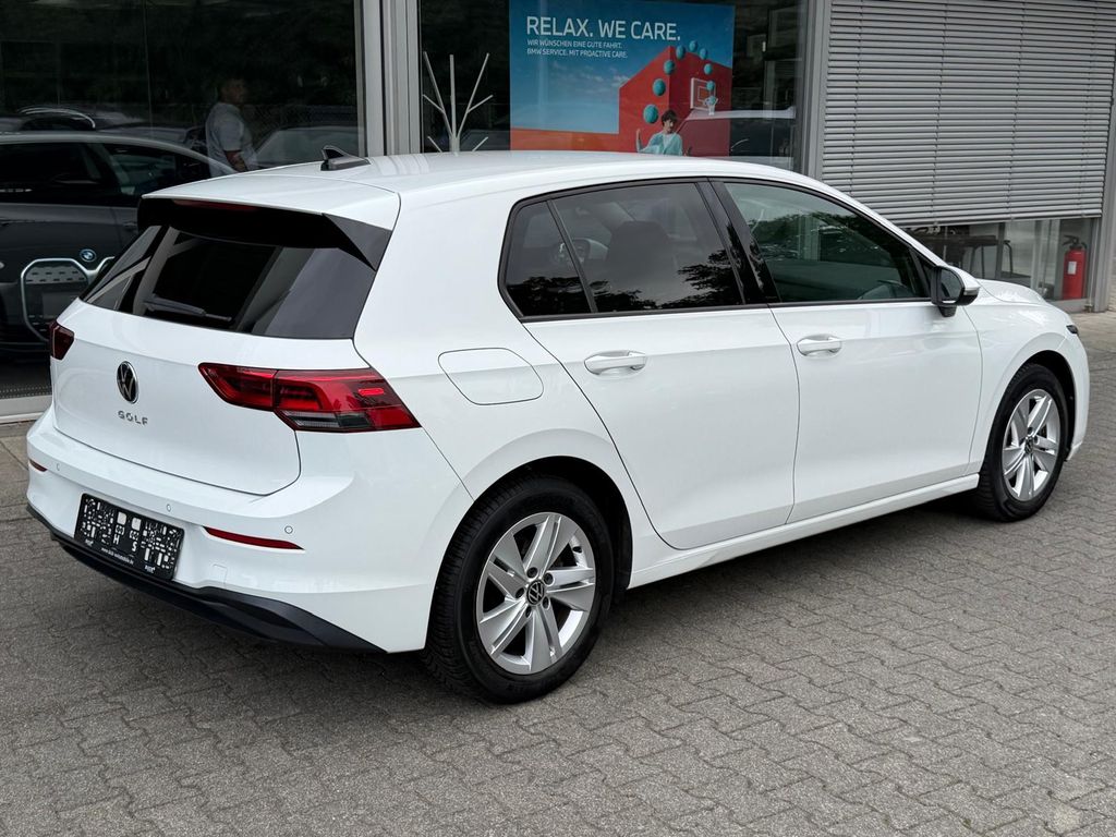 Volkswagen Golf 2023 г. Белый, пробег 49112 км