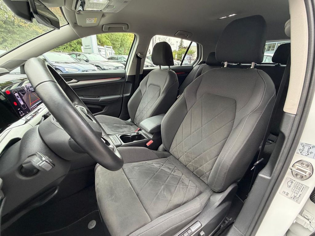 Volkswagen Golf 2023 г. Белый, пробег 49112 км