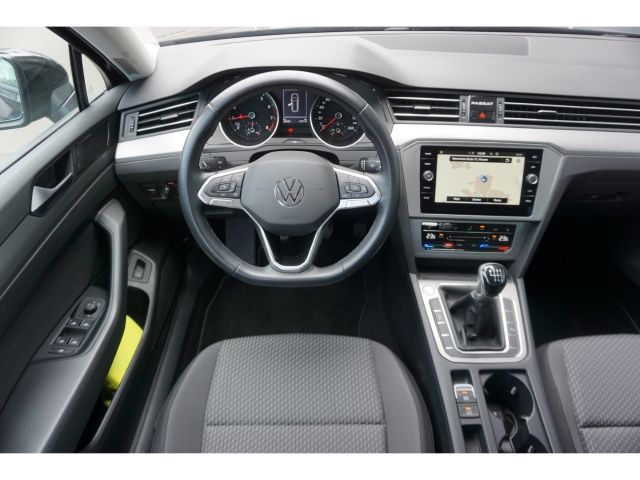 Volkswagen PASSAT VARIANT 2023 г. Серый, пробег 47701 км