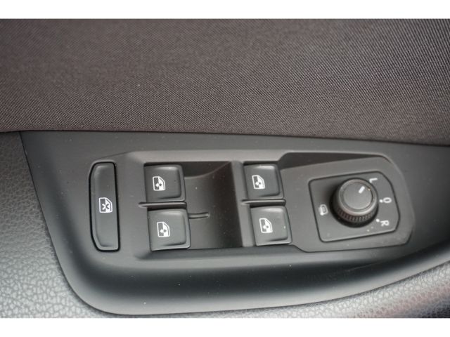 Volkswagen PASSAT VARIANT 2023 г. Серый, пробег 47701 км
