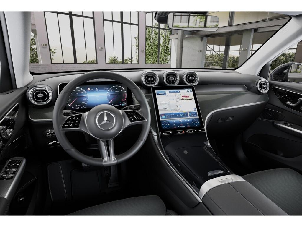 Mercedes-Benz GLC 200 2026 г. Чёрный, пробег 14154 км