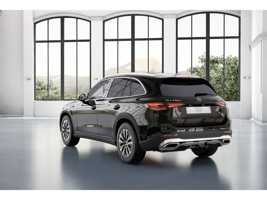 Mercedes-Benz GLC 200 2026 г. Чёрный, пробег 14154 км