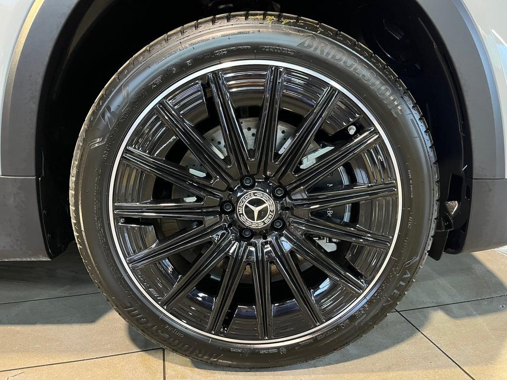 Mercedes-Benz GLB 220 2025 г. Серый, пробег 14000 км