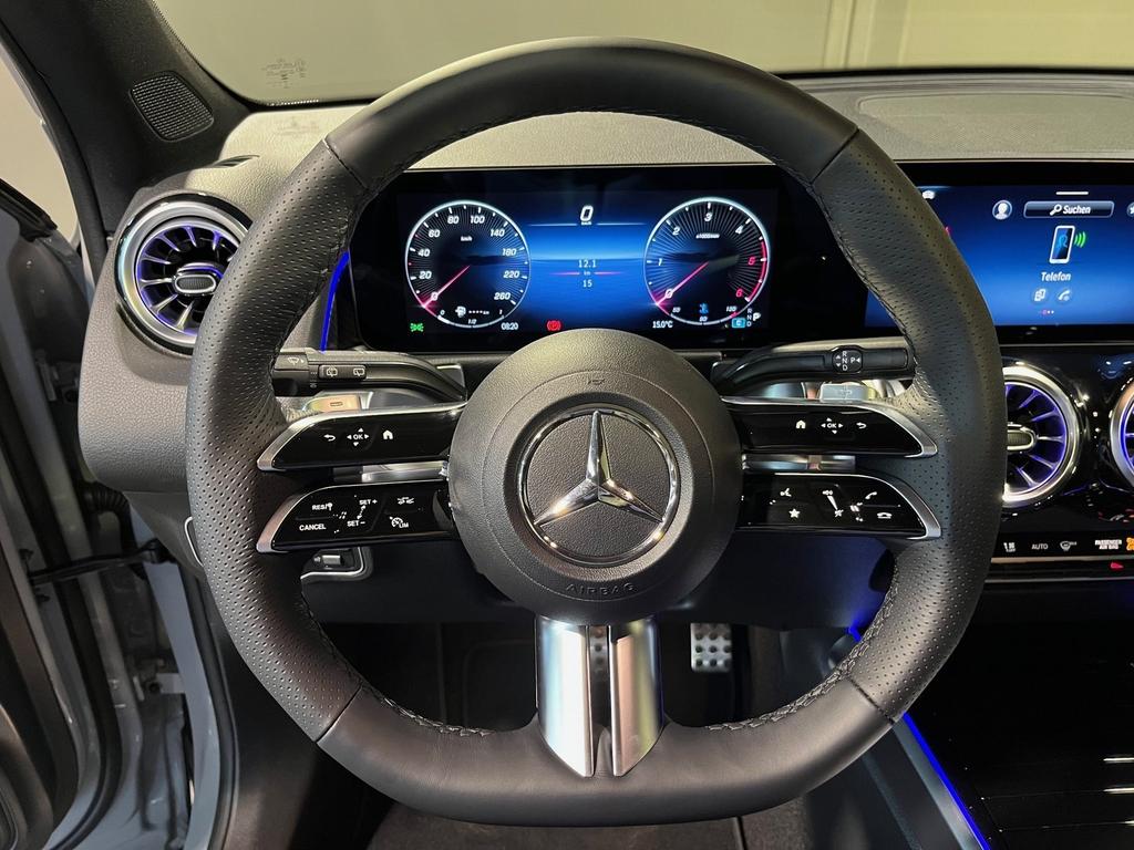 Mercedes-Benz GLB 220 2025 г. Серый, пробег 14000 км