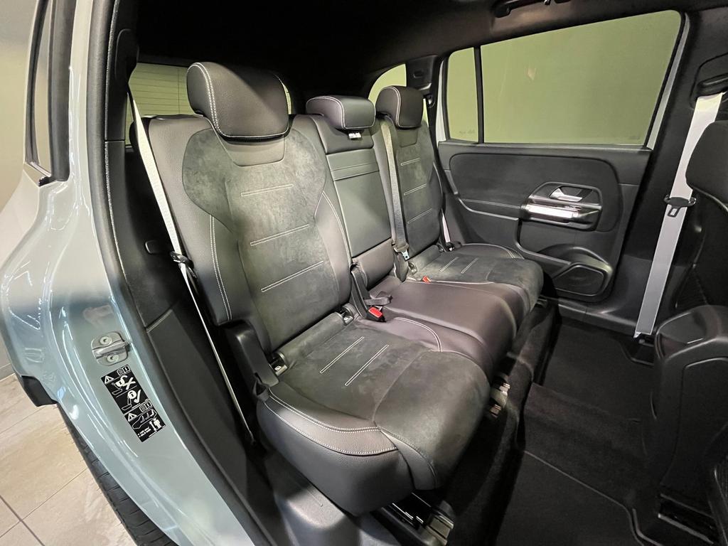 Mercedes-Benz GLB 220 2025 г. Серый, пробег 14000 км