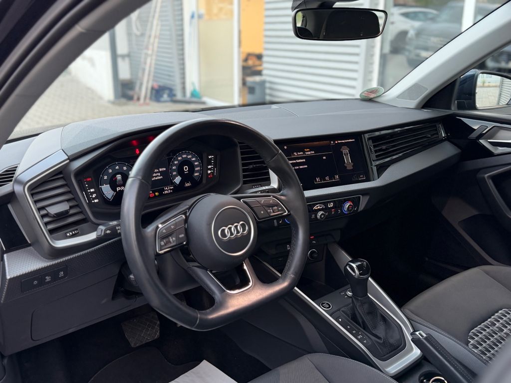 Audi A1 2021 г. Синий, пробег 30000 км