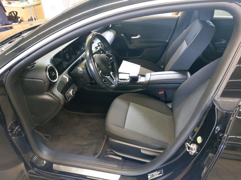 Mercedes-Benz CLA 200 SHOOTING BRAKE 2022 г. Чёрный, пробег 56147 км
