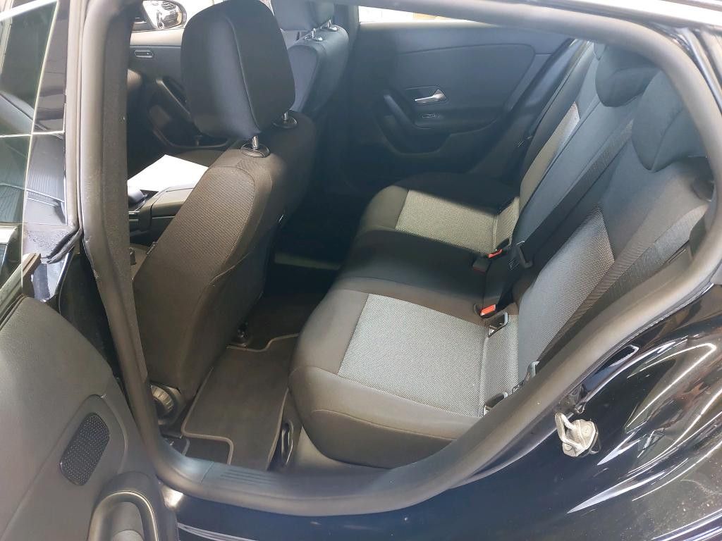 Mercedes-Benz CLA 200 SHOOTING BRAKE 2022 г. Чёрный, пробег 56147 км