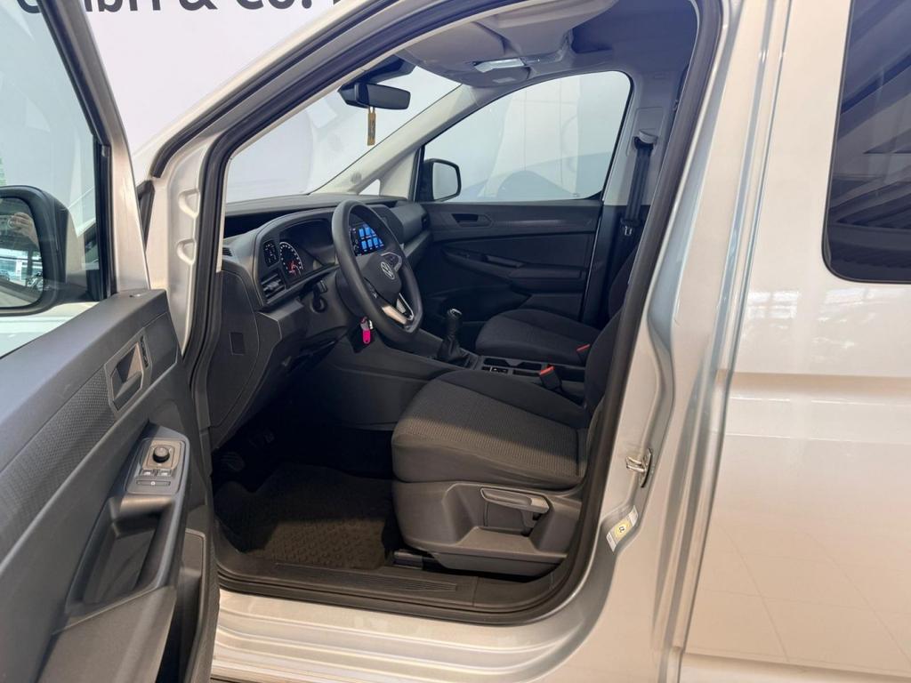Volkswagen Caddy 2022 г. Серебристый, пробег 58939 км