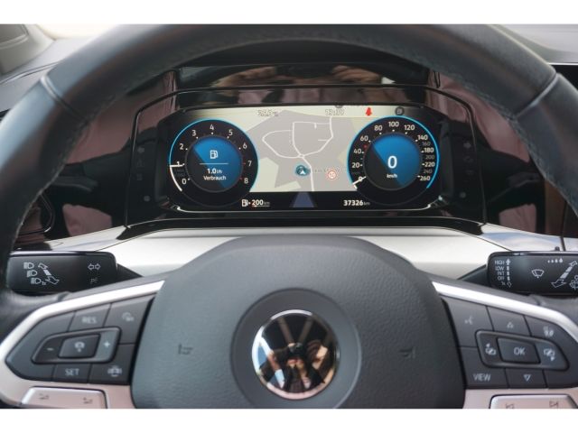 Volkswagen Golf 2023 г. Чёрный, пробег 37000 км