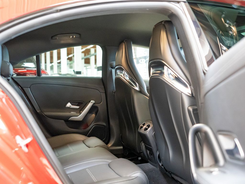 Mercedes-Benz CLA 45 AMG 2021 г. Красный, пробег 34126 км