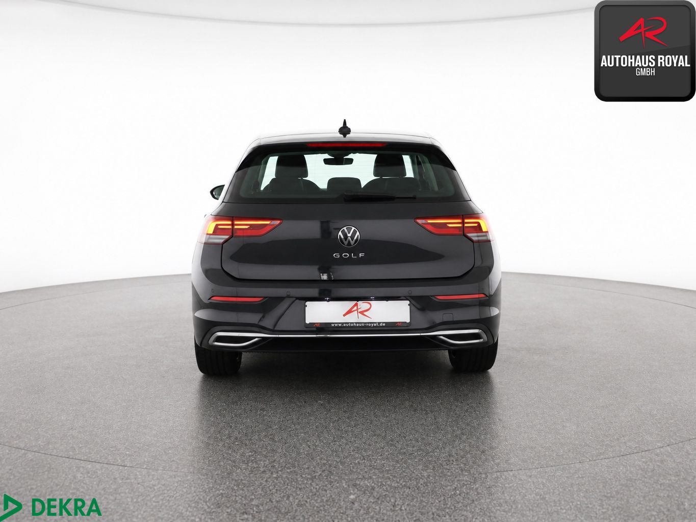 Volkswagen Golf 2024 г. Серый, пробег 45112 км
