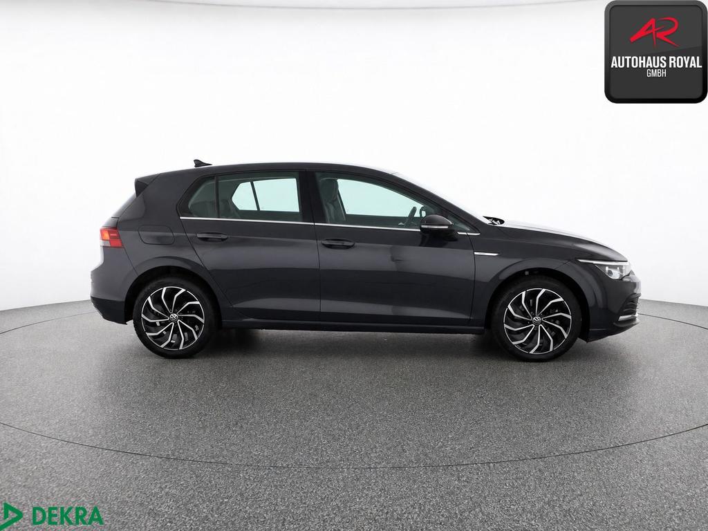 Volkswagen Golf 2024 г. Серый, пробег 45112 км