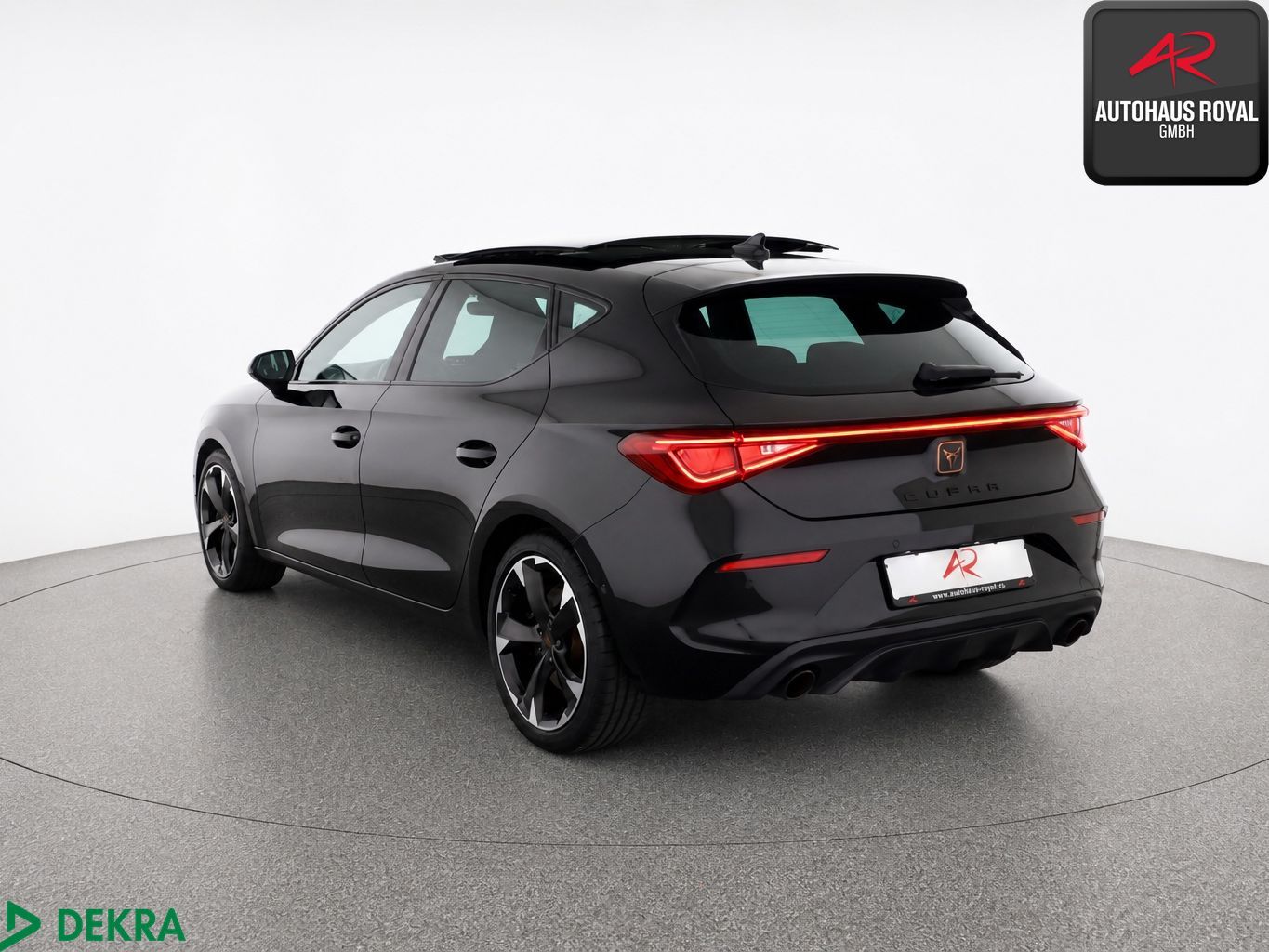 Cupra Leon 2023 г. Чёрный, пробег 50000 км