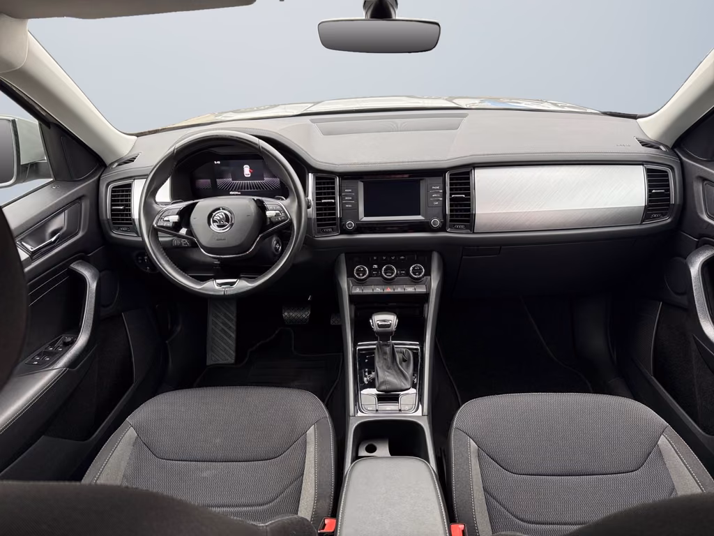 Skoda Kodiaq 2023 г. Серый, пробег 49434 км
