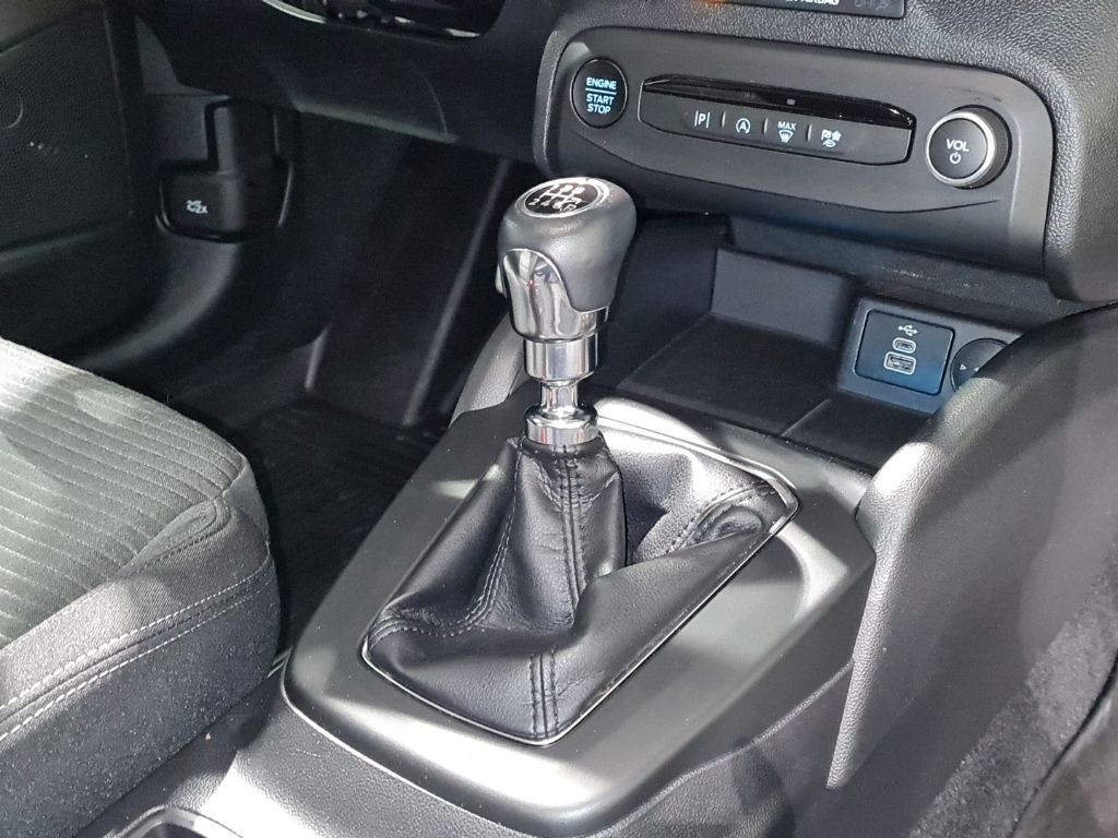 Ford Focus 2023 г. Чёрный, пробег 42534 км