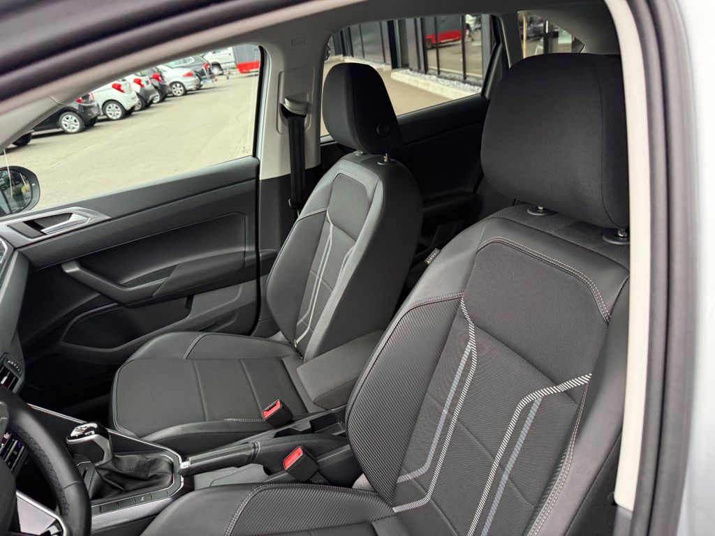 Volkswagen Taigo 2023 г. Серебристый, пробег 14000 км