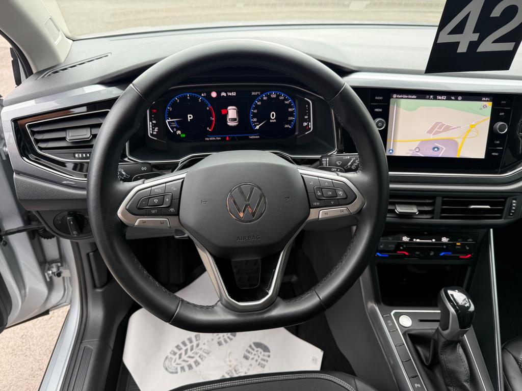 Volkswagen Taigo 2023 г. Серебристый, пробег 14000 км