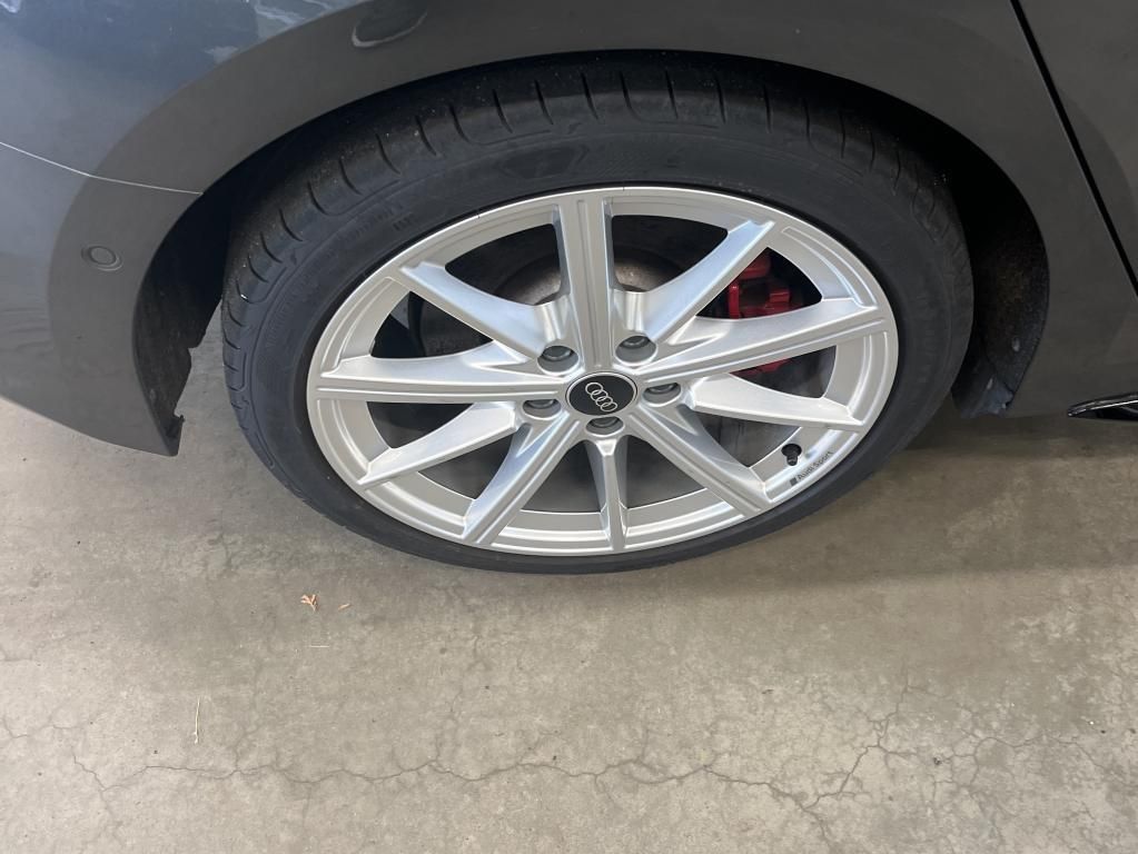Audi S3 2023 г. Серый, пробег 33000 км