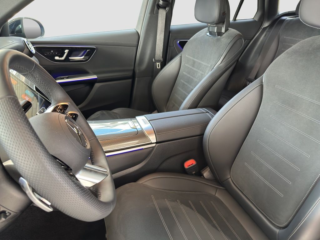 Mercedes-Benz GLC 300 2025 г. Синий, пробег 8700 км