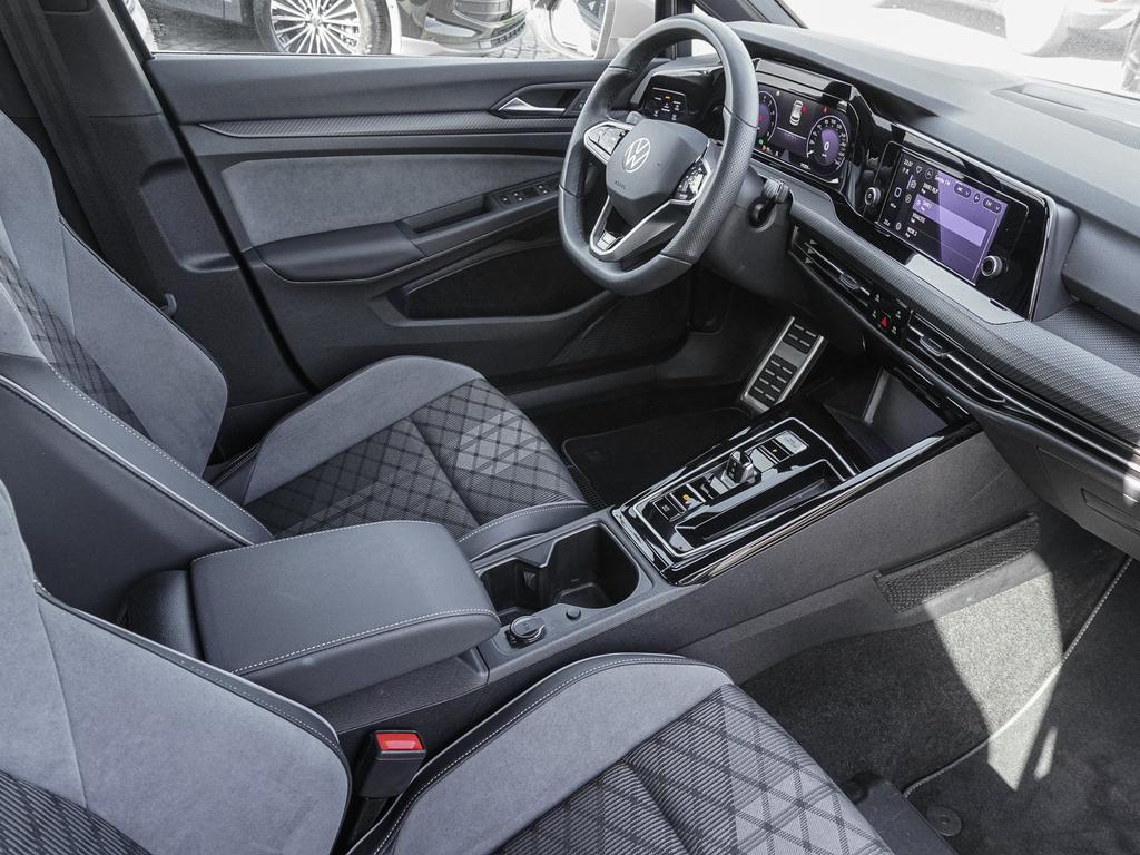 Volkswagen Golf 2024 г. Серый, пробег 19198 км