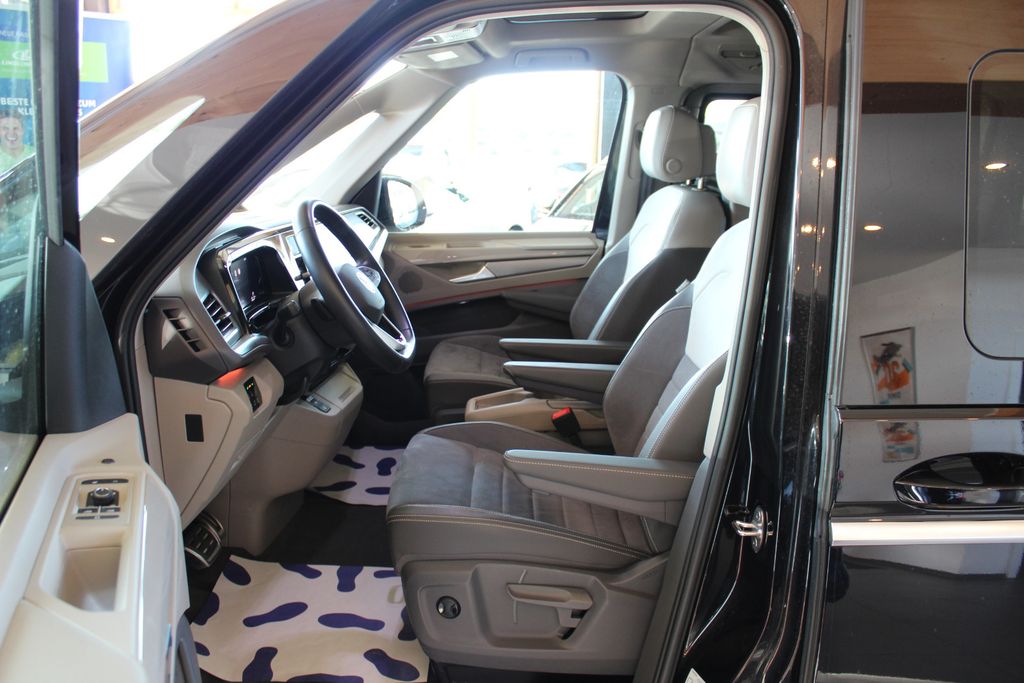 Volkswagen T7 MULTIVAN 2025 г. Чёрный, пробег 25000 км