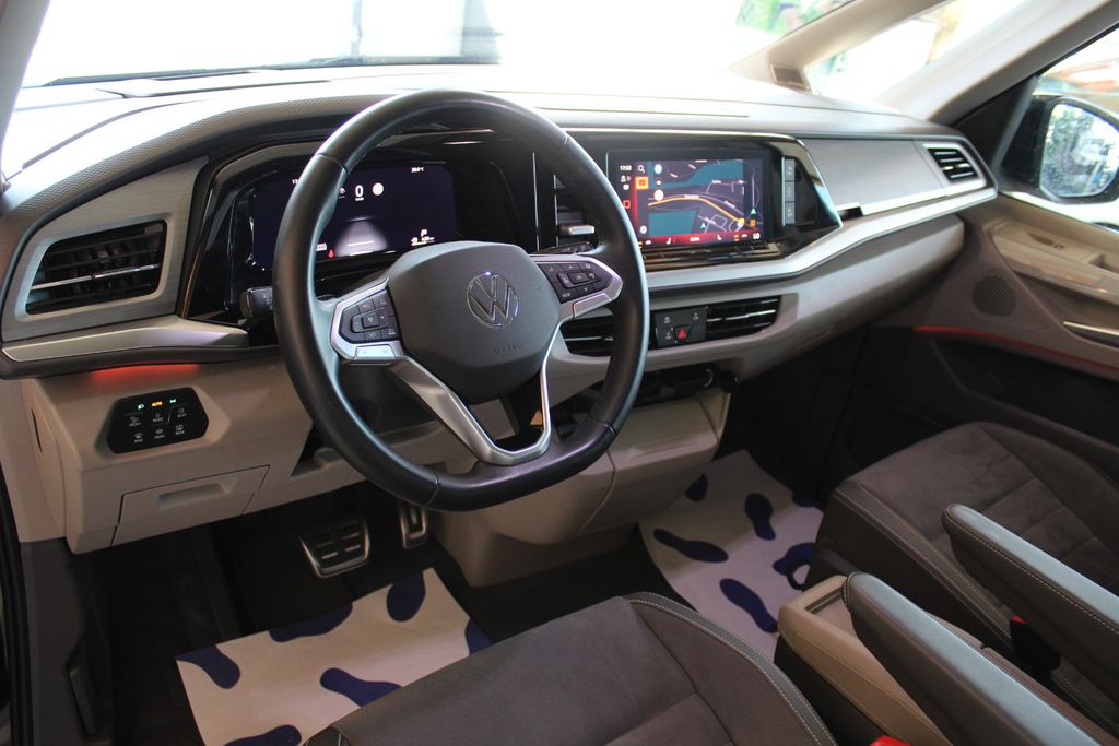 Volkswagen T7 MULTIVAN 2025 г. Чёрный, пробег 25000 км