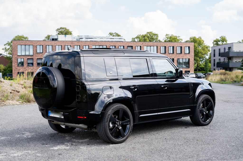 Land Rover Defender 2024 г. Чёрный, пробег 53770 км