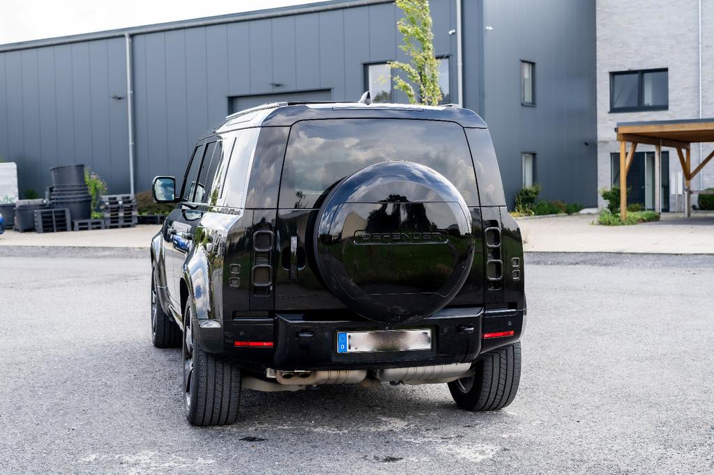Land Rover Defender 2024 г. Чёрный, пробег 53770 км