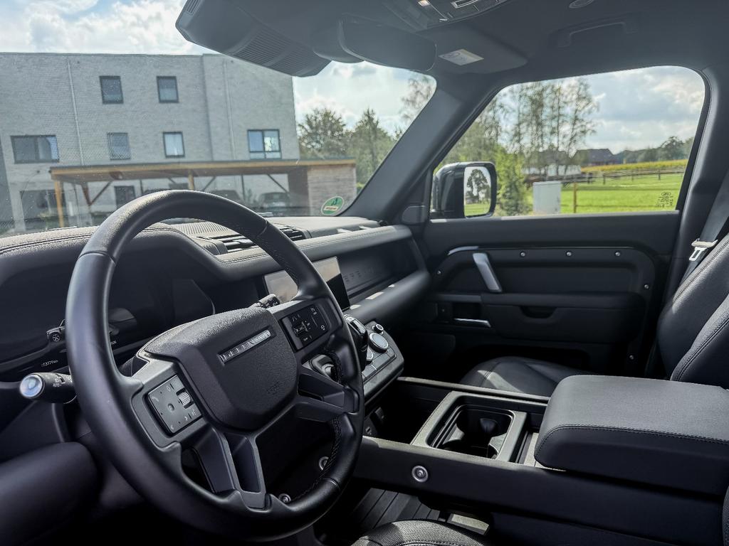 Land Rover Defender 2024 г. Чёрный, пробег 53770 км