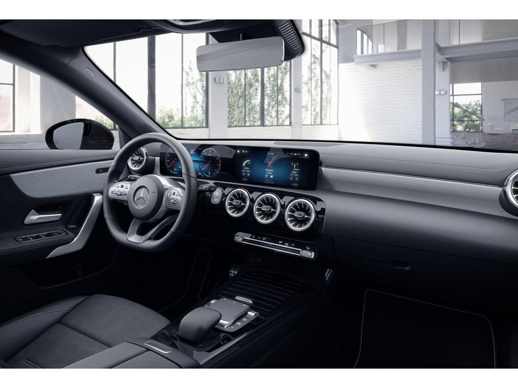 Mercedes-Benz CLA 200 SHOOTING BRAKE 2022 г. Чёрный, пробег 47400 км