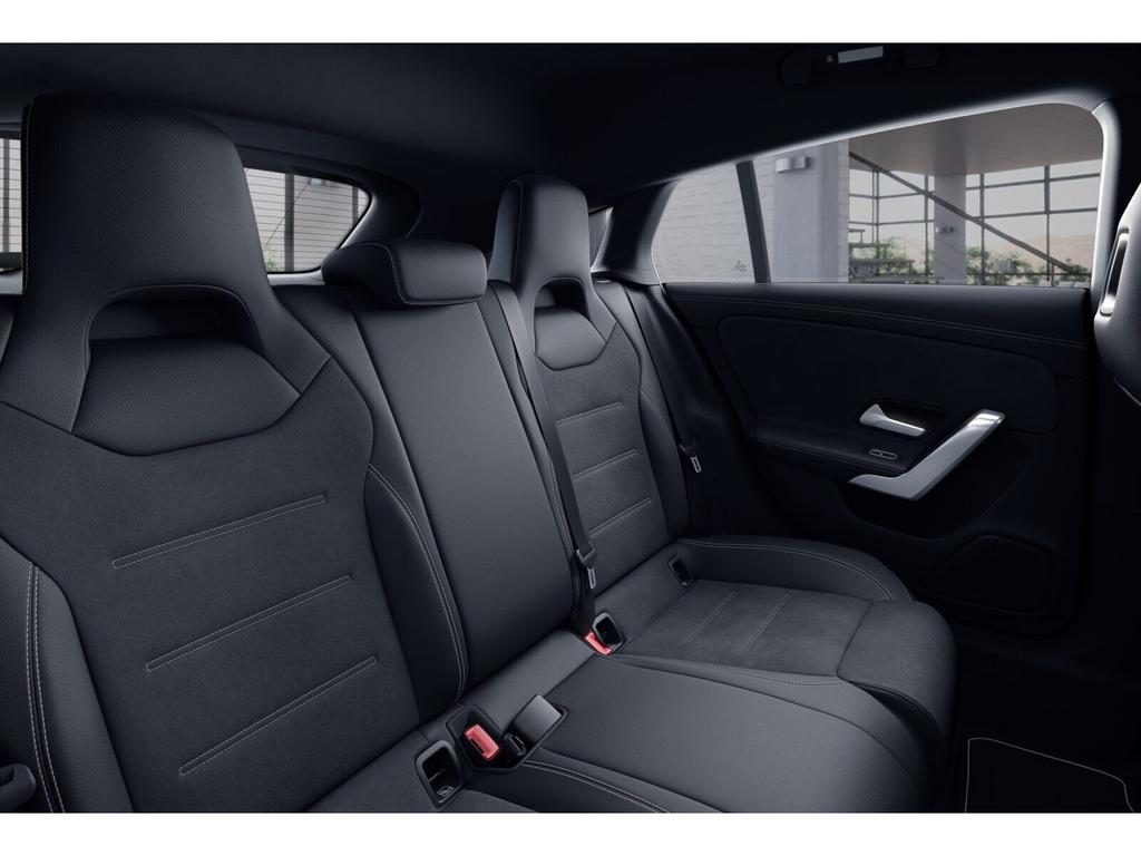 Mercedes-Benz CLA 200 SHOOTING BRAKE 2022 г. Чёрный, пробег 47400 км