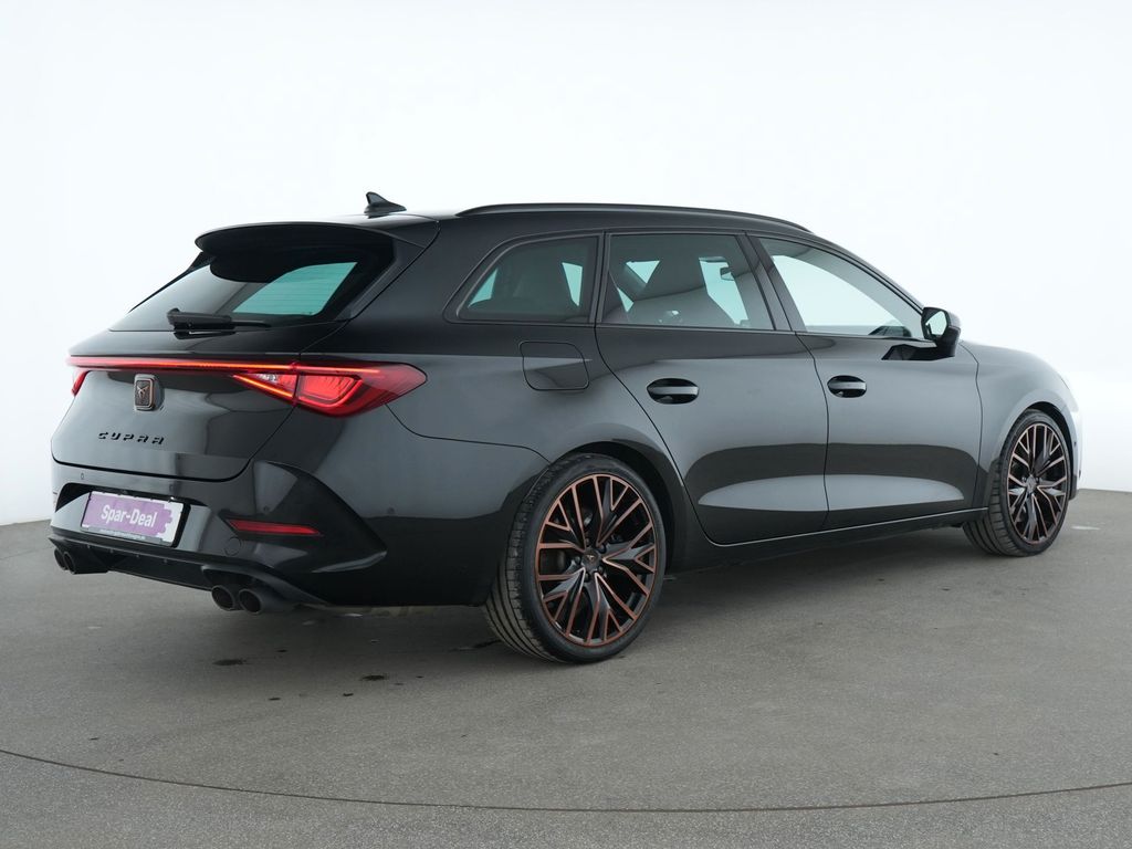 Cupra Leon 2024 г. Чёрный, пробег 51368 км