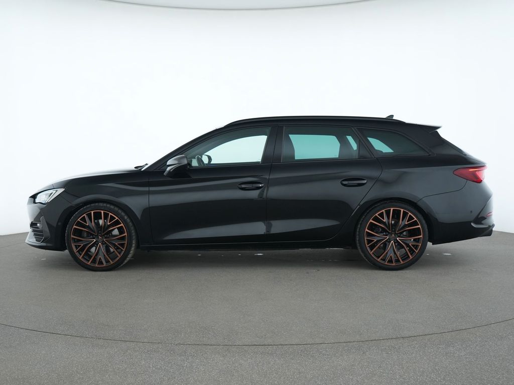 Cupra Leon 2024 г. Чёрный, пробег 51368 км