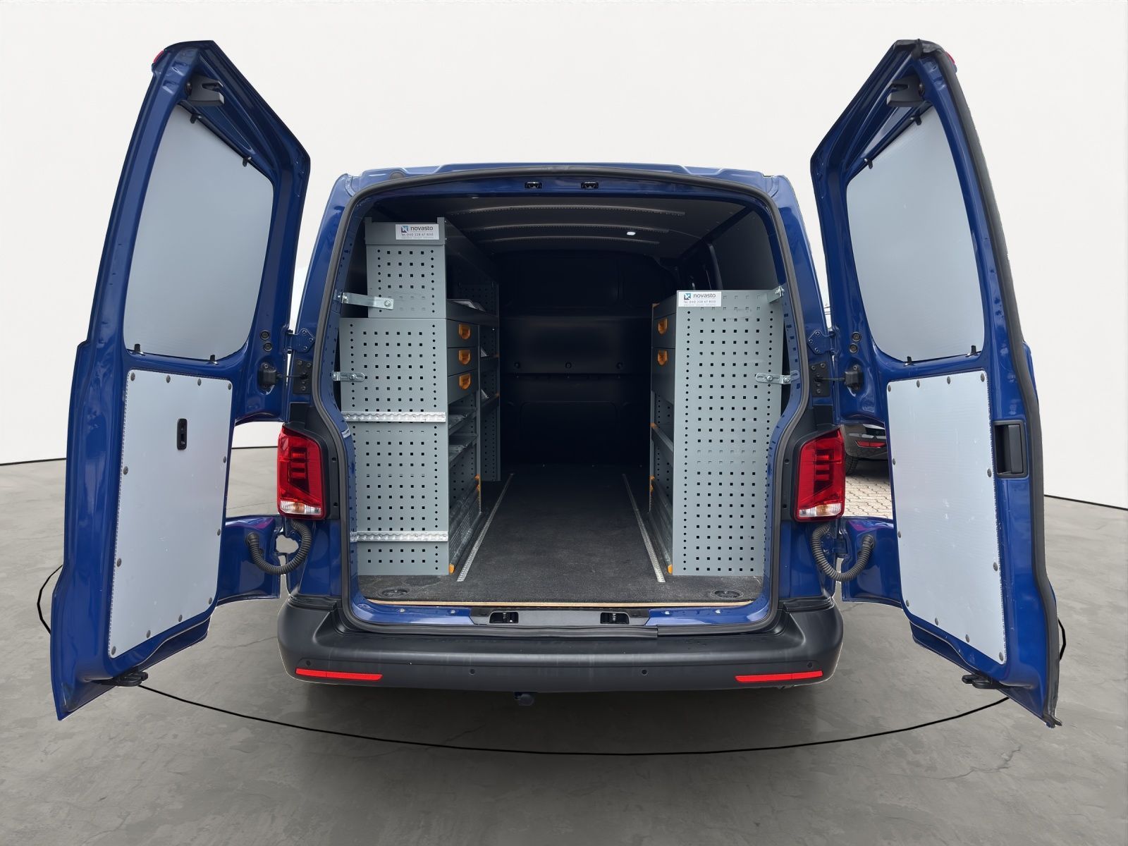 Volkswagen T6 TRANSPORTER 2023 г. Синий, пробег 43014 км