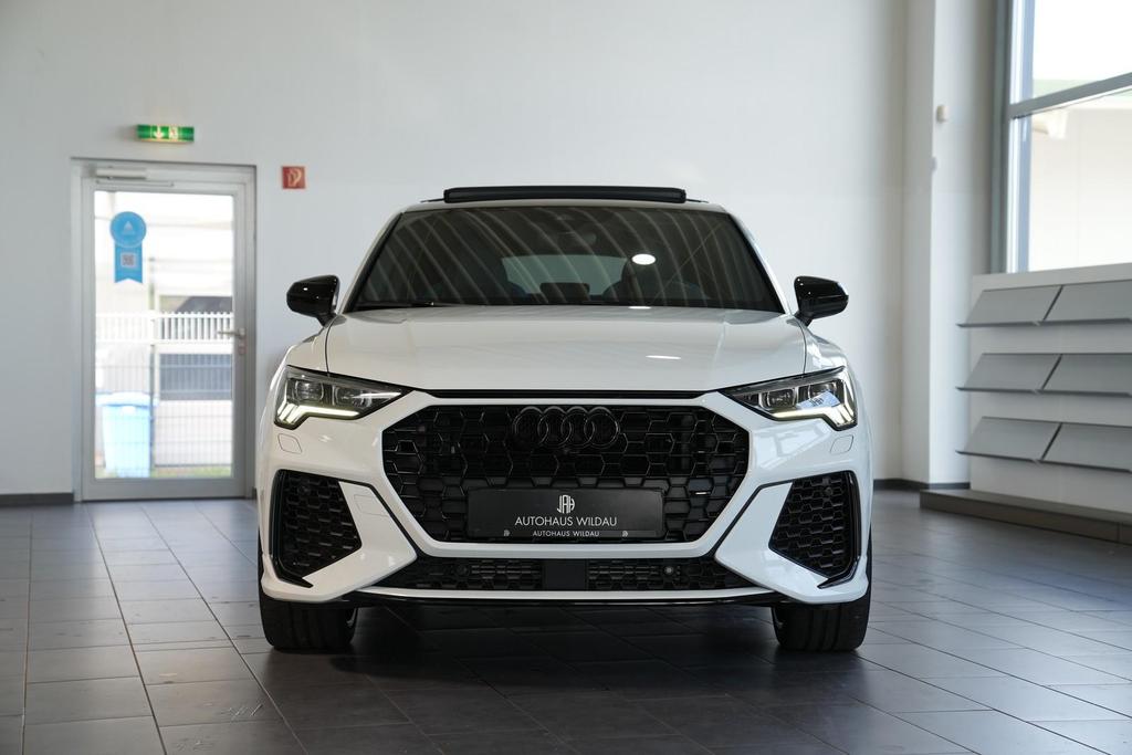Audi RSQ3 2023 г. Белый, пробег 47000 км