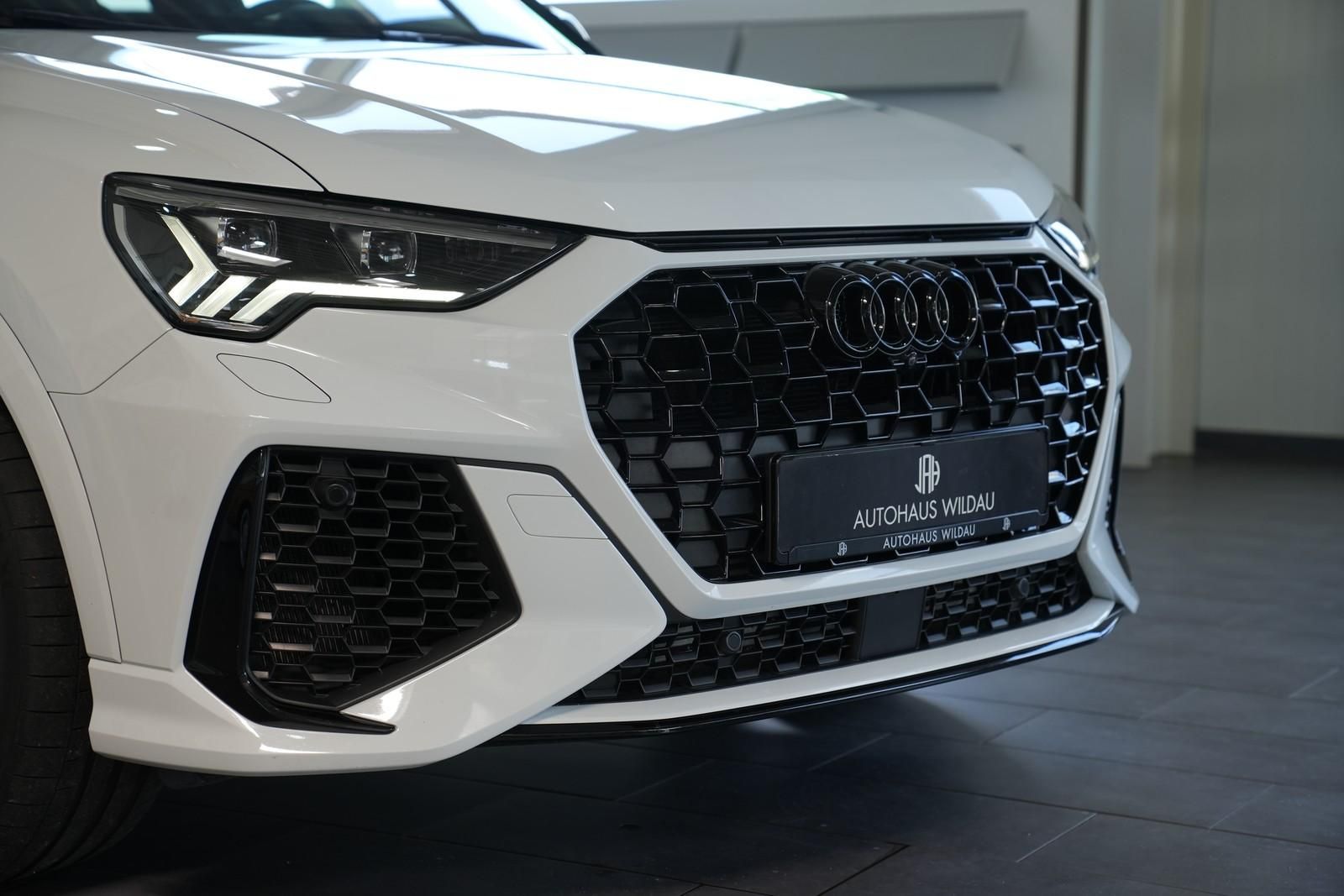 Audi RSQ3 2023 г. Белый, пробег 47000 км