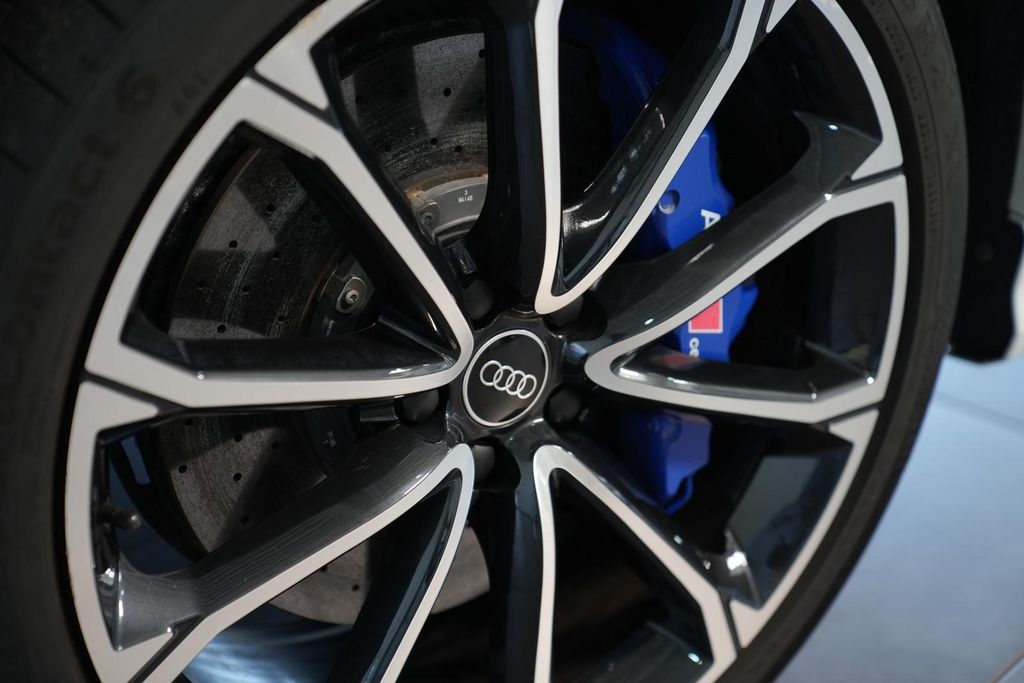 Audi RSQ3 2023 г. Белый, пробег 47000 км