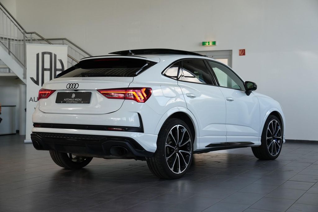 Audi RSQ3 2023 г. Белый, пробег 47000 км
