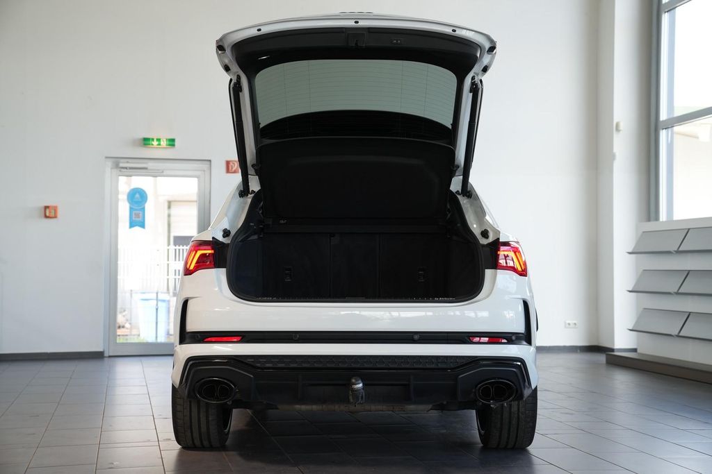 Audi RSQ3 2023 г. Белый, пробег 47000 км