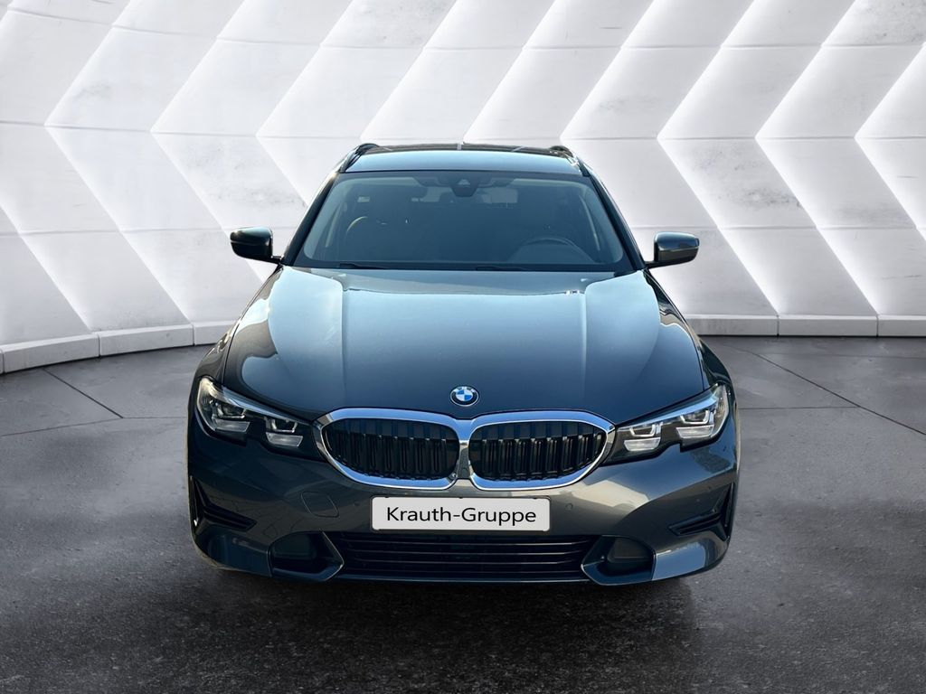 BMW 320 2022 г. Серебристый, пробег 45800 км